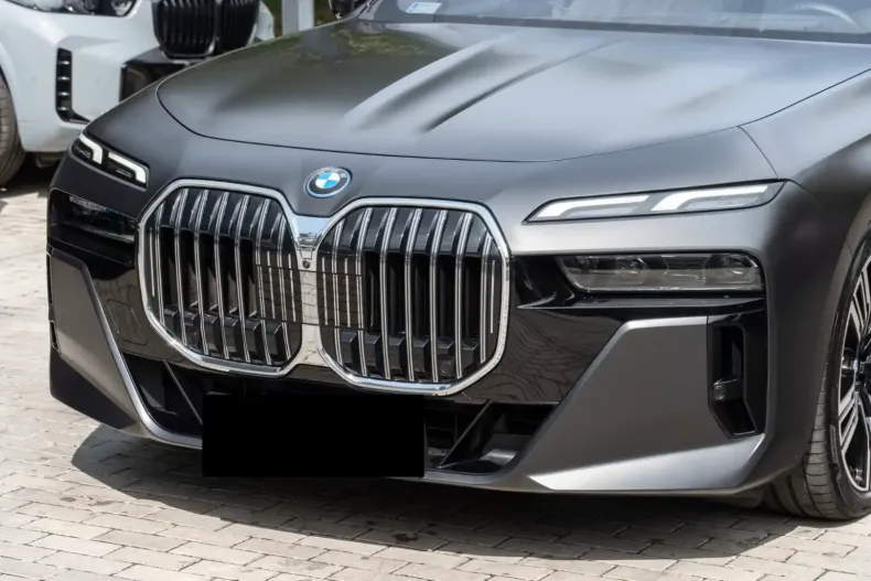 BMW 750 din 2023 cu 46.100 km - oferta BMW152778 - foto 4