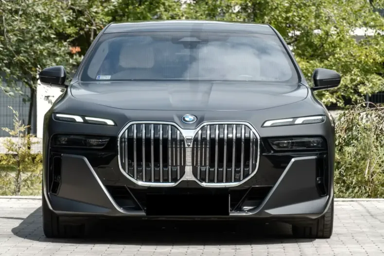 BMW 750 din 2023 cu 46.100 km - oferta BMW152778 - foto 5