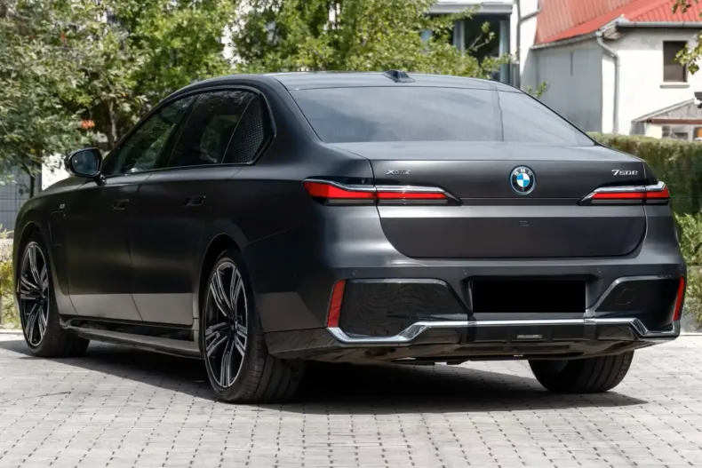 BMW 750 din 2023 cu 46.100 km - oferta BMW152778 - foto 7