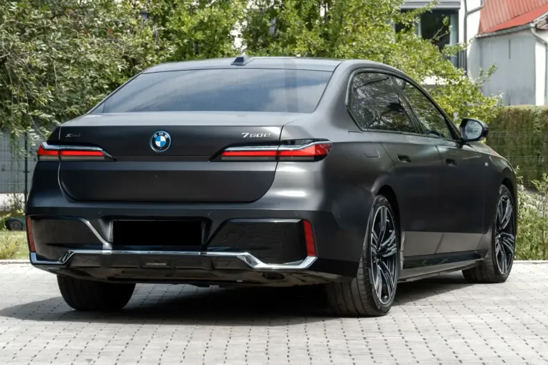 BMW 750 din 2023 cu 46.100 km - oferta BMW152778 - foto 8