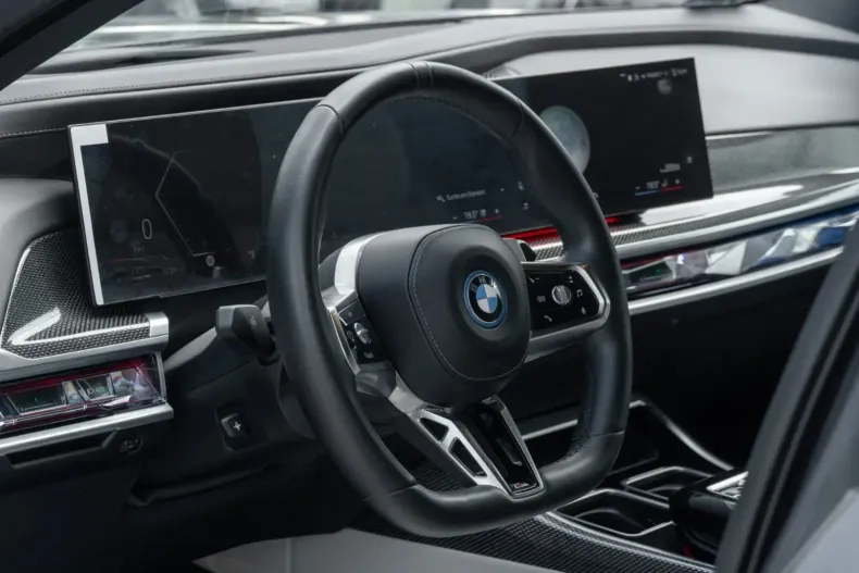 BMW 750 din 2023 cu 46.100 km - oferta BMW152778 - foto 17