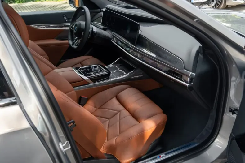 BMW 740 din 2025 cu 9.200 km - oferta BMW152781 - foto 19