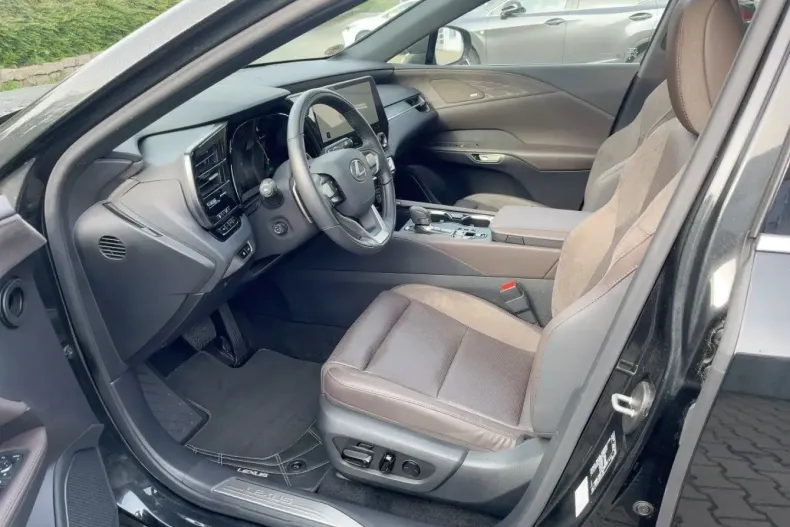 Lexus RX 450 din 2023 cu 13.149 km - oferta LEX152784 - foto 6