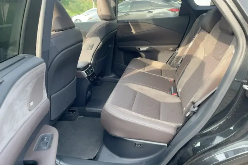 Lexus RX 450 din 2023 cu 13.149 km - oferta LEX152784 - foto 7