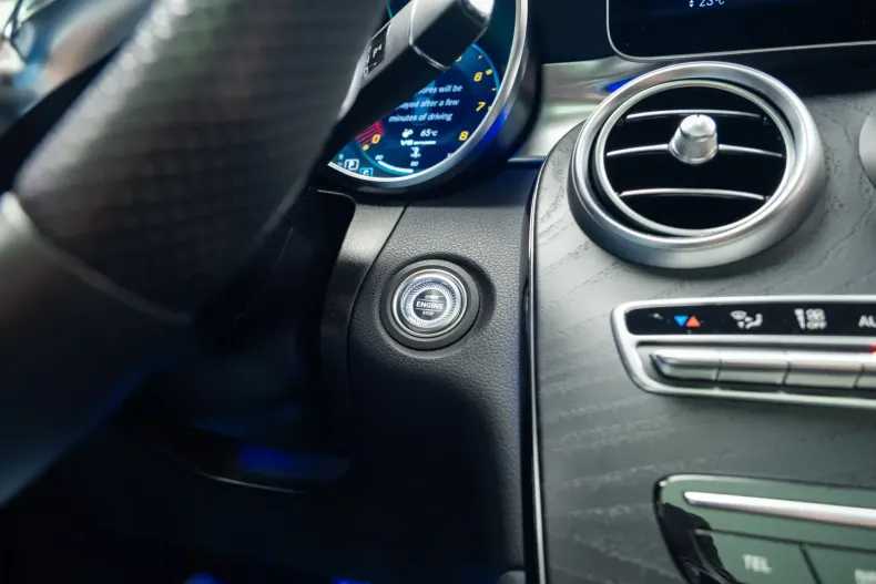 Mercedes-Benz GLC 63 AMG din 2021 cu 73.000 km - oferta MER152791 - foto 21