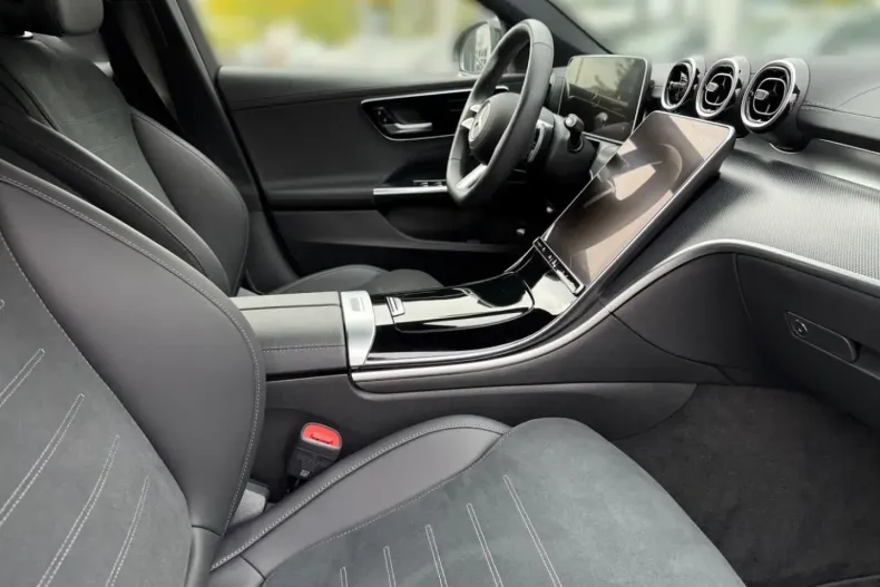 Mercedes-Benz C 200 din 2024 cu 10.447 km - oferta MER152804 - foto 9