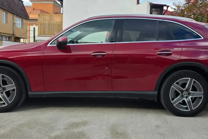 Mercedes-Benz GLC 220 din 2024 cu 11.000 km - oferta MER152806 - foto 2