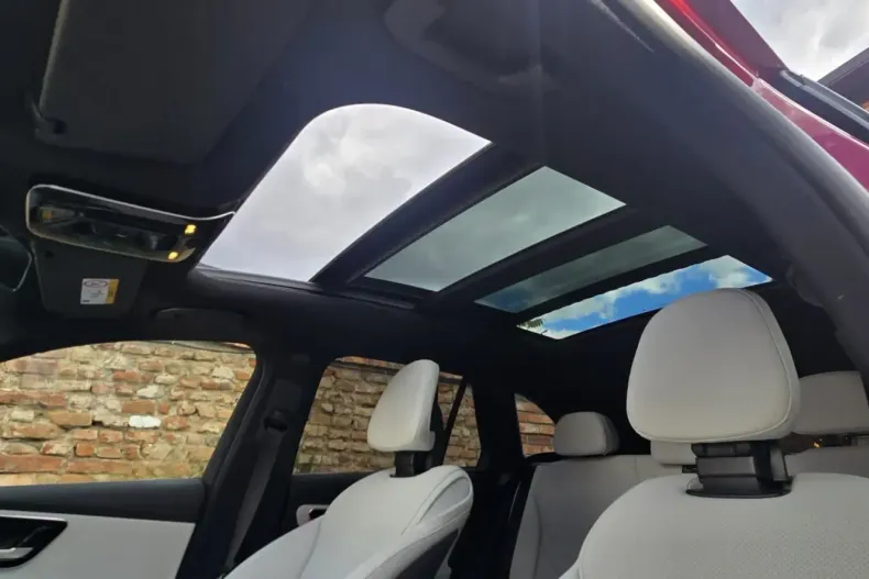 Mercedes-Benz GLC 220 din 2024 cu 11.000 km - oferta MER152806 - foto 11