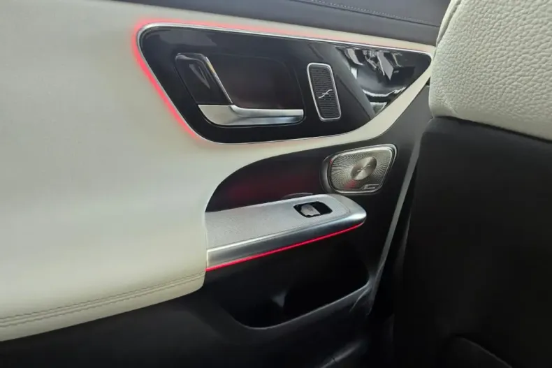 Mercedes-Benz GLC 220 din 2024 cu 11.000 km - oferta MER152806 - foto 12