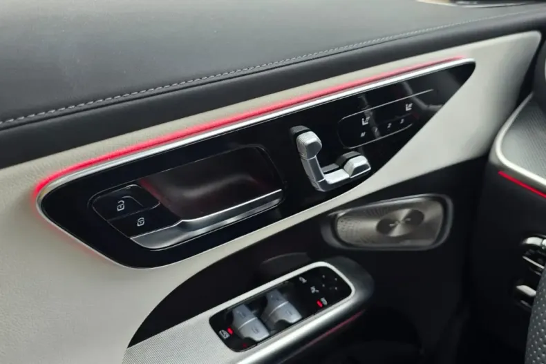 Mercedes-Benz GLC 220 din 2024 cu 11.000 km - oferta MER152806 - foto 13