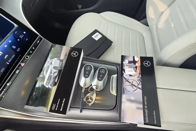 Mercedes-Benz GLC 220 din 2024 cu 11.000 km - oferta MER152806 - foto 18
