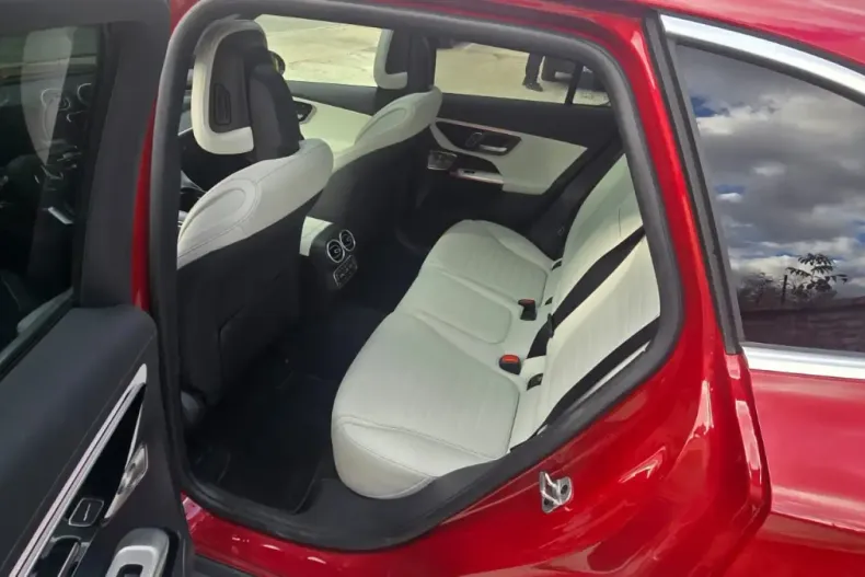 Mercedes-Benz GLC 220 din 2024 cu 11.000 km - oferta MER152806 - foto 27