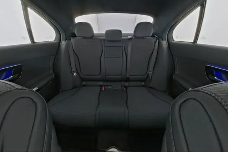 Mercedes-Benz C 180 din 2025 cu 19.249 km - oferta MER152807 - foto 8