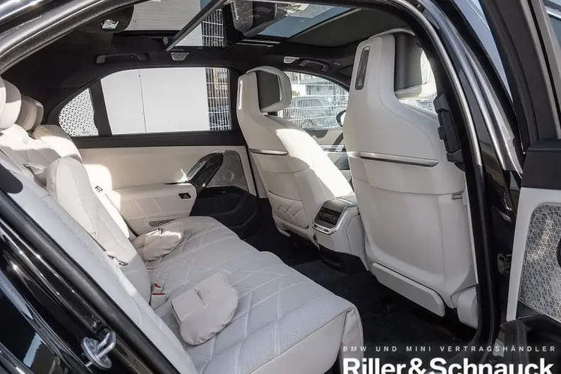 BMW 740 din 2024 cu 24.300 km - oferta BMW152809 - foto 7