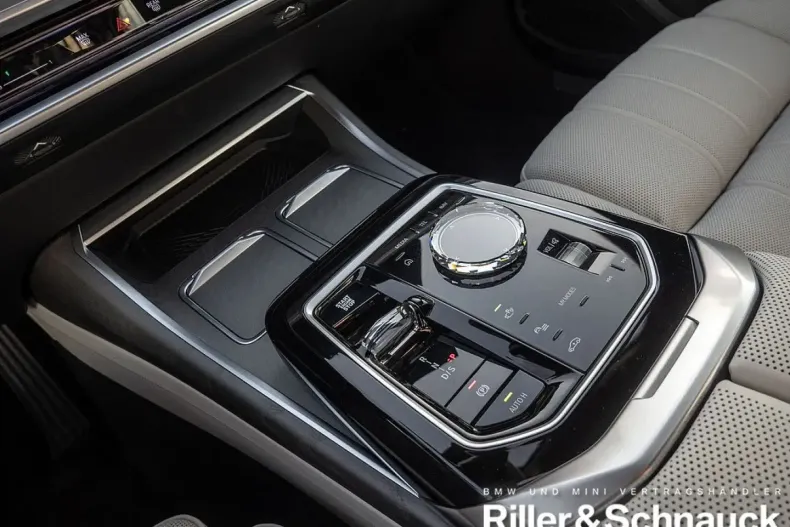 BMW 740 din 2024 cu 24.300 km - oferta BMW152809 - foto 13