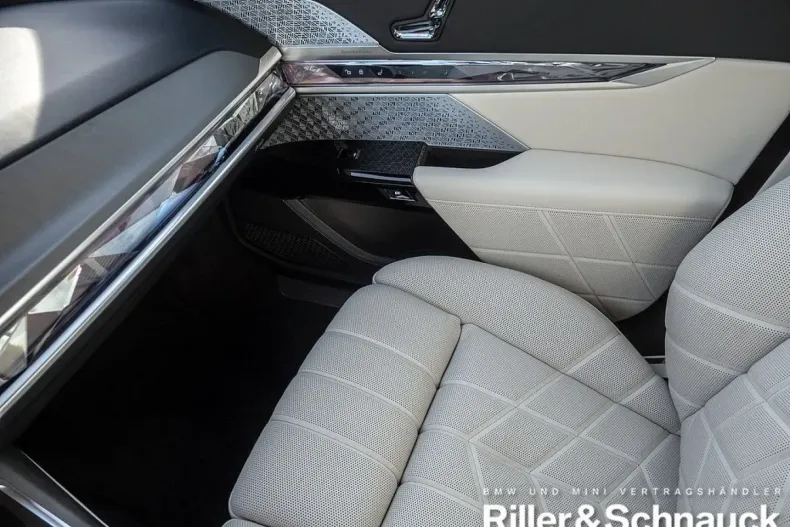 BMW 740 din 2024 cu 24.300 km - oferta BMW152809 - foto 14