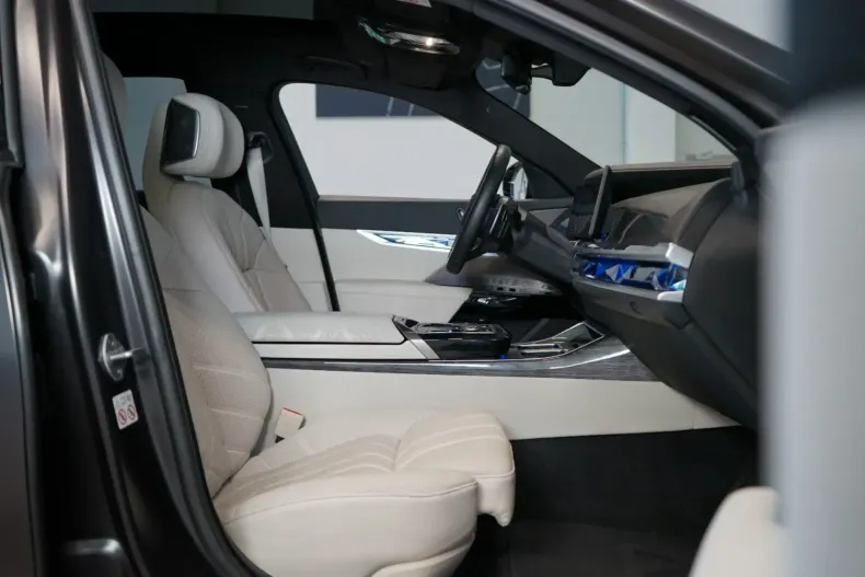 BMW 740 din 2023 cu 74.821 km - oferta BMW152813 - foto 18