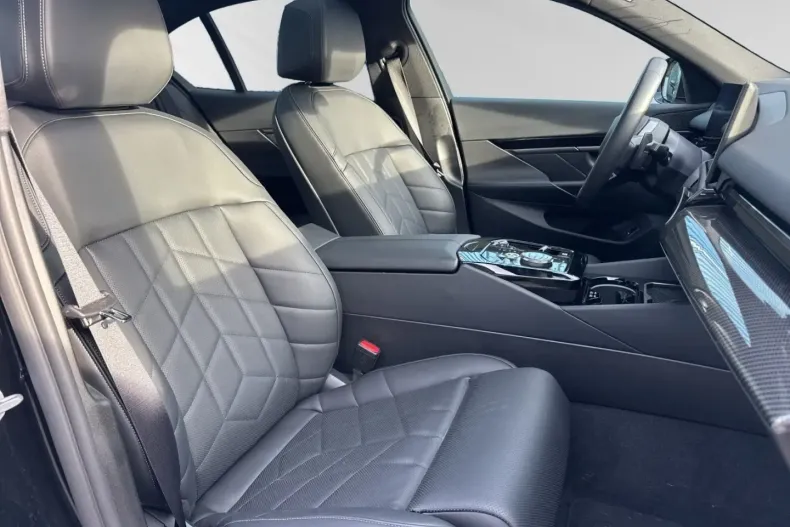 BMW 520 din 2025 cu 14.300 km - oferta BMW152814 - foto 9