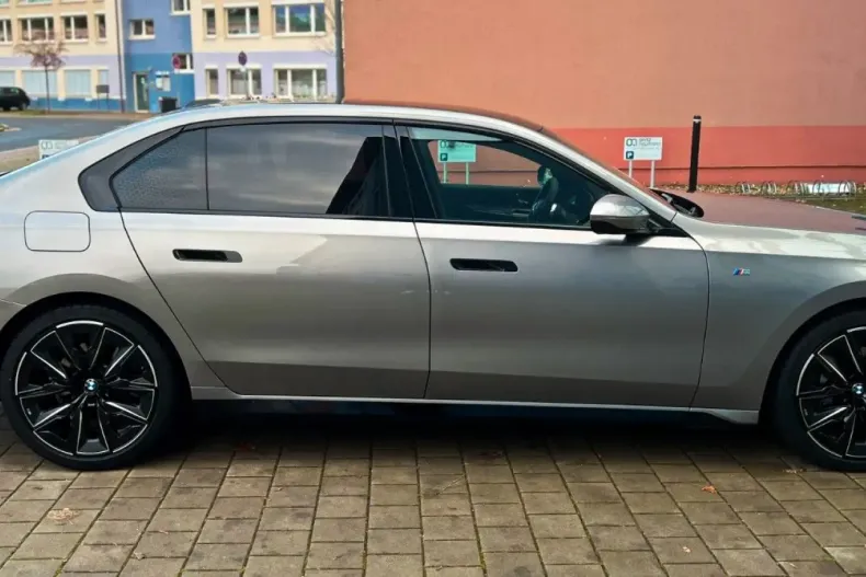 BMW 740 din 2024 cu 24.218 km - oferta BMW152824 - foto 38