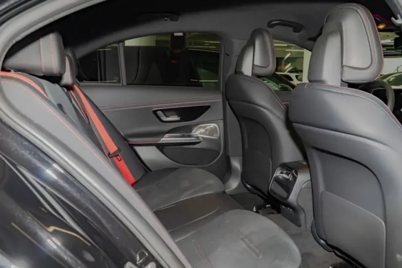 Mercedes-Benz E 53 AMG din 2025 cu 11.914 km - oferta MER152872 - foto 8