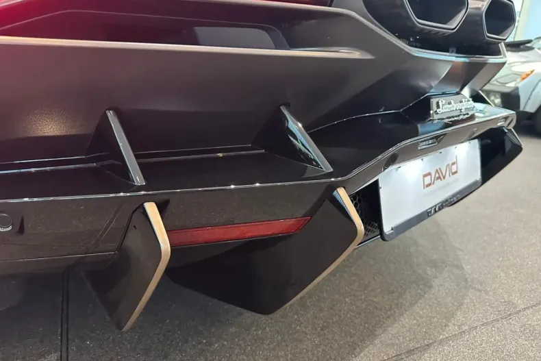 Lamborghini Revuelto din 2024 cu 5.326 km - oferta LAM152883 - foto 4