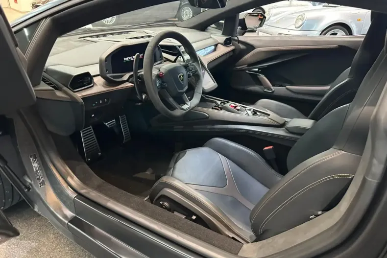 Lamborghini Revuelto din 2024 cu 5.326 km - oferta LAM152883 - foto 5