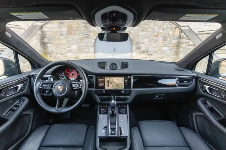 Porsche Macan din 2024 cu 5.218 km - oferta POR152892 - foto 4