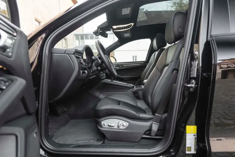 Porsche Macan din 2024 cu 5.218 km - oferta POR152892 - foto 5