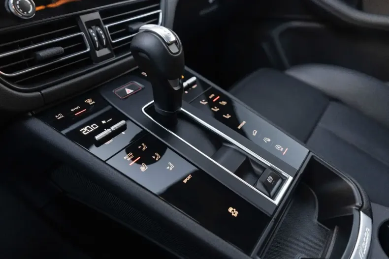 Porsche Macan din 2024 cu 5.218 km - oferta POR152892 - foto 16