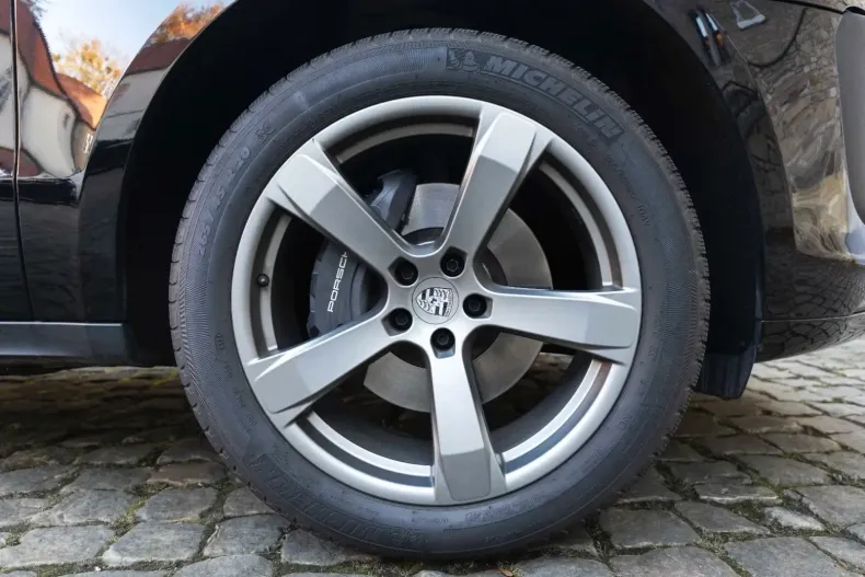 Porsche Macan din 2024 cu 5.218 km - oferta POR152892 - foto 25