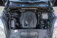 Porsche Macan din 2024 cu 5.218 km - oferta POR152892 - foto 29