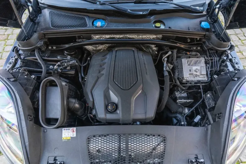 Porsche Macan din 2024 cu 5.218 km - oferta POR152892 - foto 29