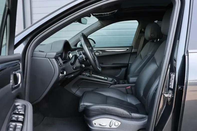 Porsche Macan din 2024 cu 14.619 km - oferta POR152895 - foto 9