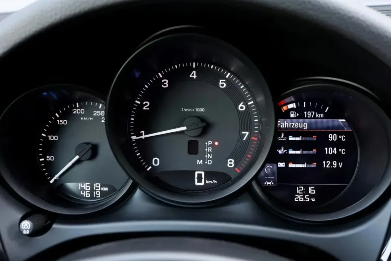 Porsche Macan din 2024 cu 14.619 km - oferta POR152895 - foto 12