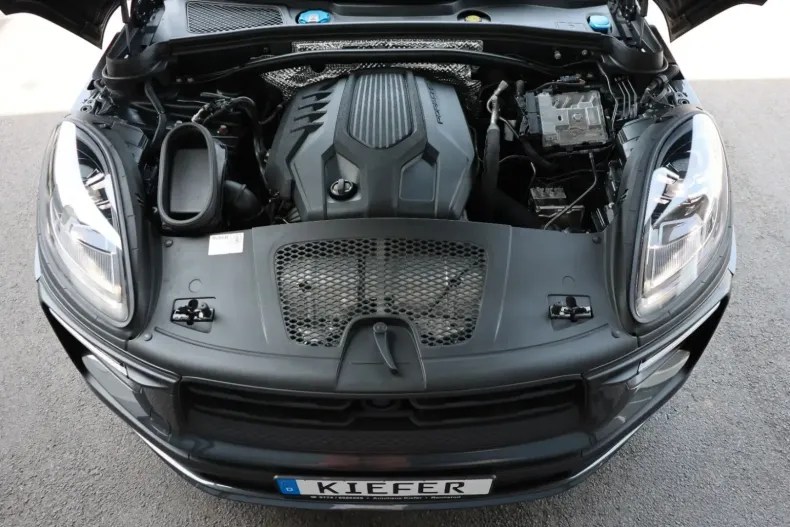 Porsche Macan din 2024 cu 14.619 km - oferta POR152895 - foto 20