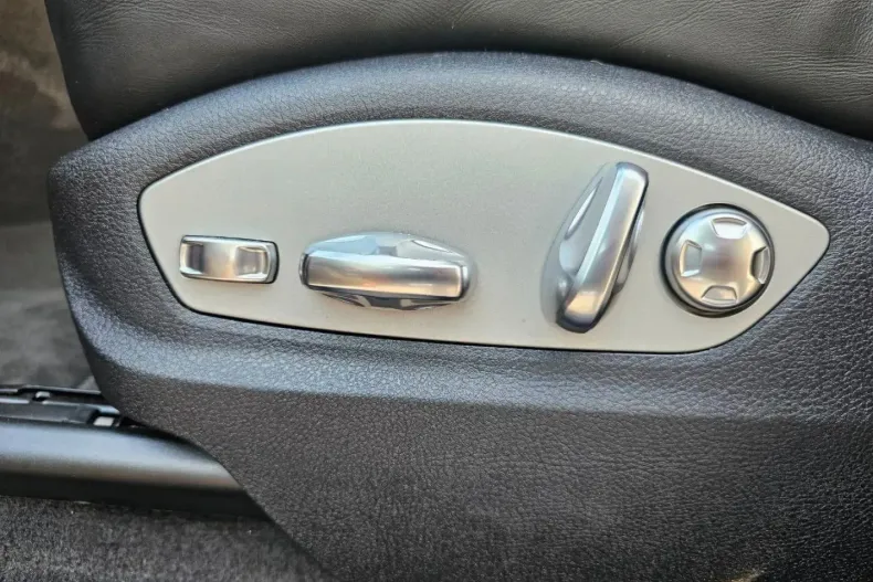 Porsche Macan din 2024 cu 5.800 km - oferta POR152897 - foto 29