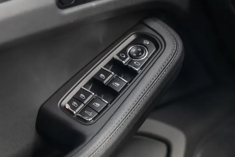 Porsche Macan din 2023 cu 27.588 km - oferta POR152899 - foto 8