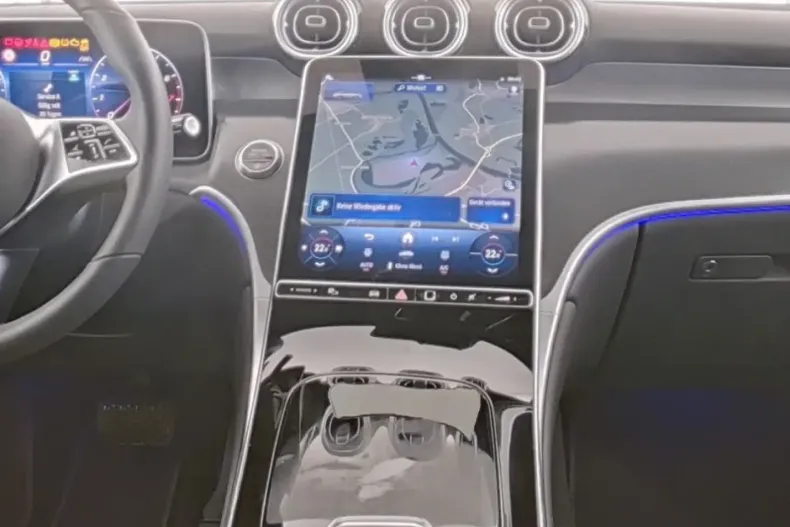 Mercedes-Benz GLC 200 din 2024 cu 25.345 km - oferta MER152908 - foto 4