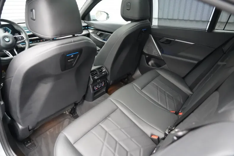 BMW 520 din 2024 cu 51.700 km - oferta BMW152913 - foto 19