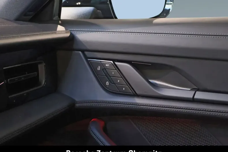 Porsche Taycan din 2025 cu 12.900 km - oferta POR152916 - foto 26