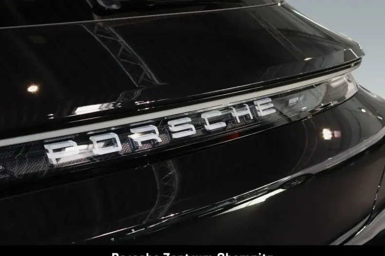 Porsche Taycan din 2025 cu 12.900 km - oferta POR152916 - foto 36