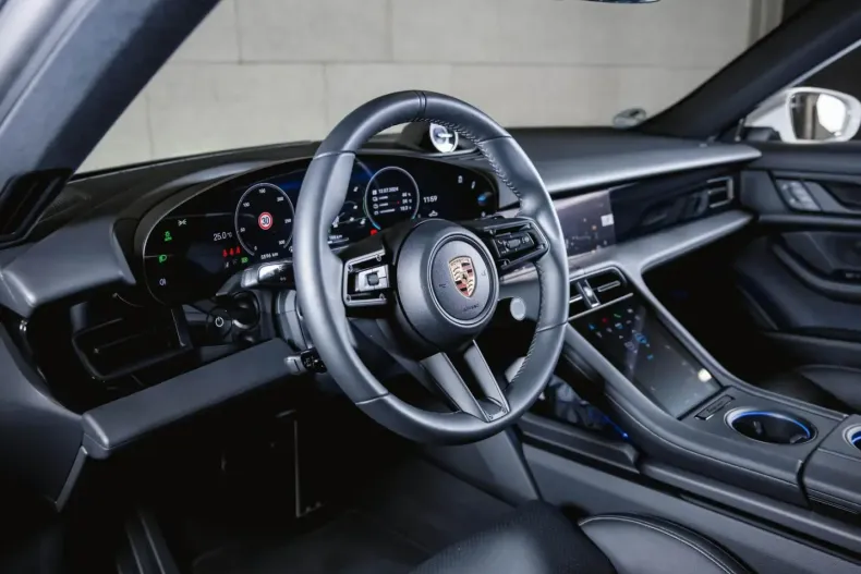 Porsche Taycan din 2024 cu 19.990 km - oferta POR152917 - foto 14