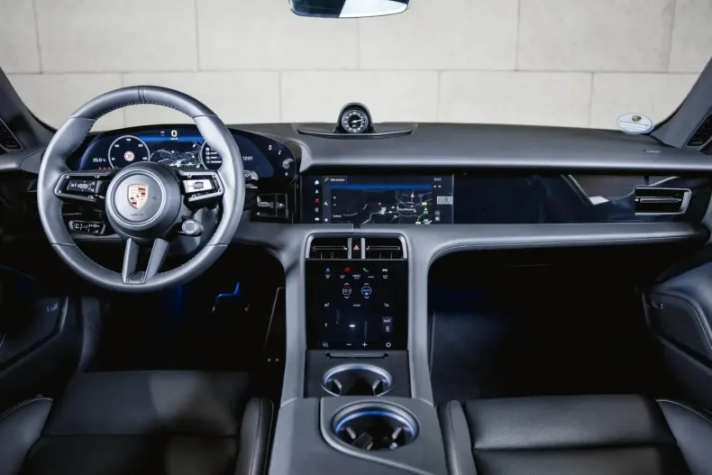 Porsche Taycan din 2024 cu 19.990 km - oferta POR152917 - foto 16