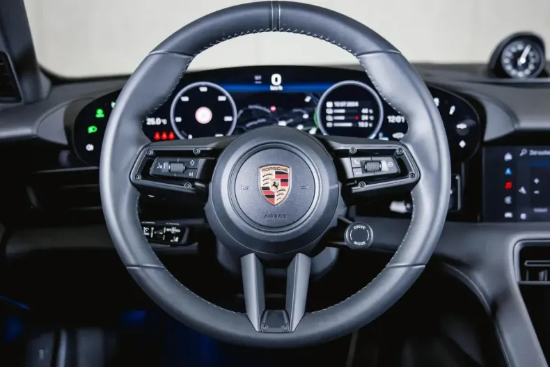 Porsche Taycan din 2024 cu 19.990 km - oferta POR152917 - foto 17