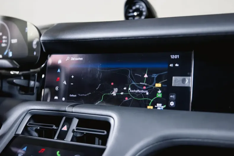 Porsche Taycan din 2024 cu 19.990 km - oferta POR152917 - foto 19