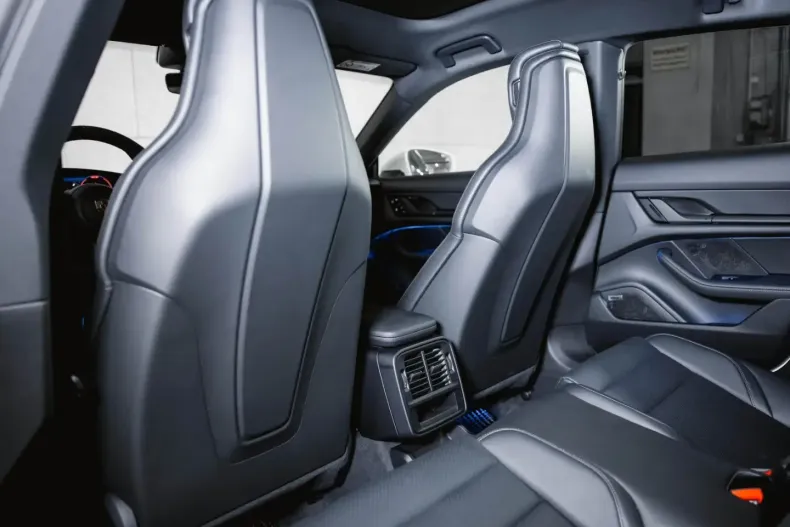 Porsche Taycan din 2024 cu 19.990 km - oferta POR152917 - foto 22