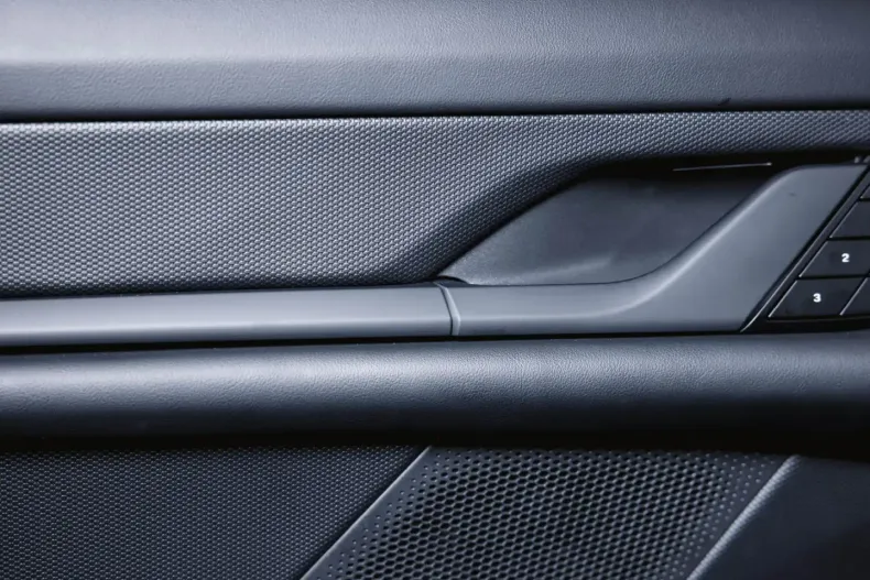 Porsche Taycan din 2024 cu 19.990 km - oferta POR152917 - foto 24