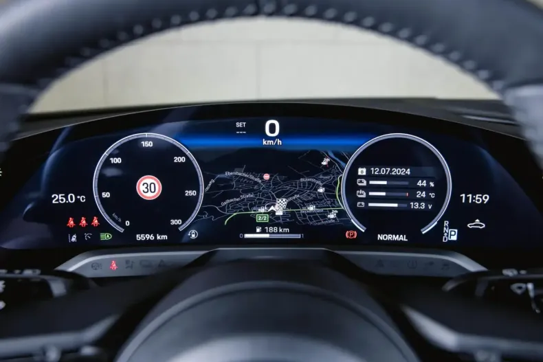 Porsche Taycan din 2024 cu 19.990 km - oferta POR152917 - foto 30