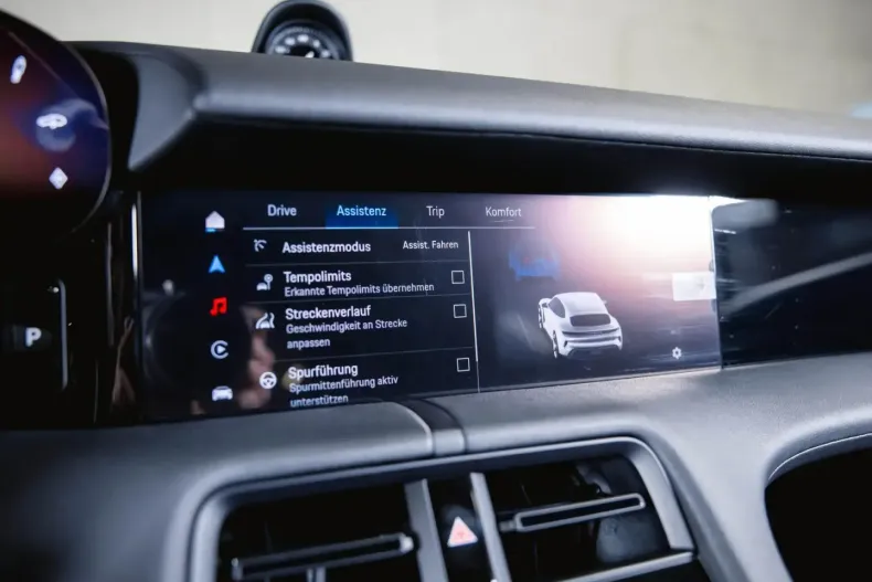 Porsche Taycan din 2024 cu 19.990 km - oferta POR152917 - foto 37