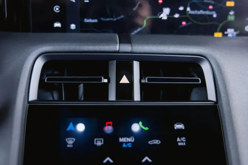 Porsche Taycan din 2024 cu 19.990 km - oferta POR152917 - foto 39